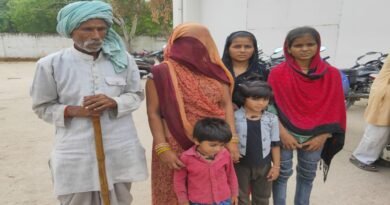 Wife of the deceased reached Kotwali to plead for justice regarding innocent children