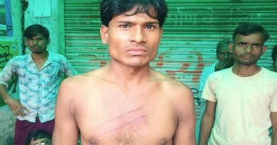 Rickshaw driver assaulted in Rath, accused of snatching money and mobile
