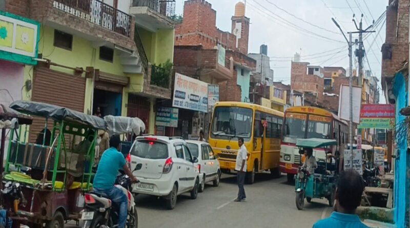 Long jam on the main road due to the breakdown of Rath depot bus