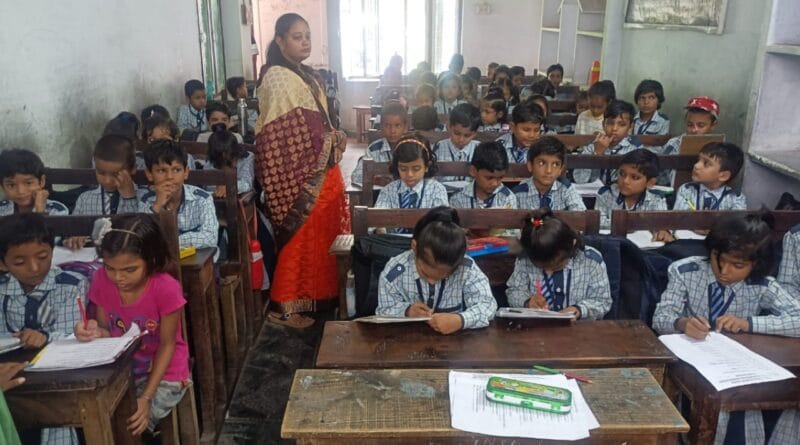 Swami Brahmanand General Knowledge Competition was organized at Apex Public School, Rath