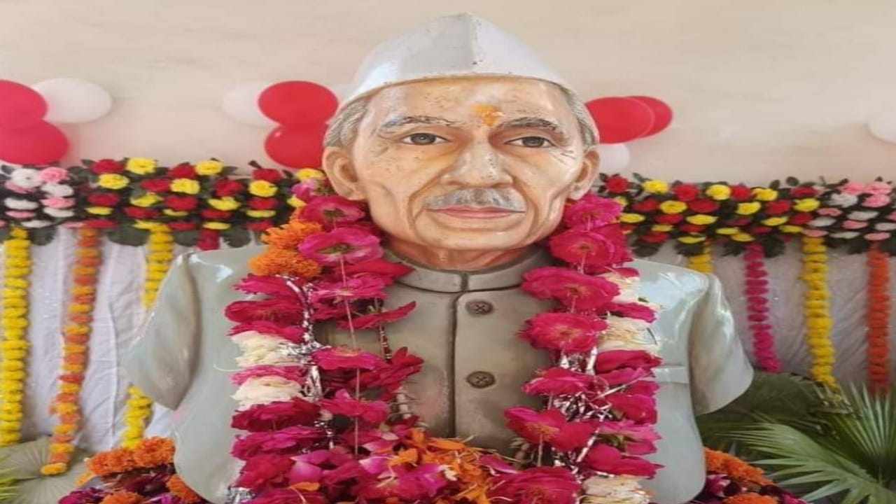 Tributes paid to the eminent litterateur of Bundelkhand Dr Ganeshilal Budholia on his punytithi