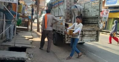 Child labor is happening openly in Rath, liquor boxes are being carried by children