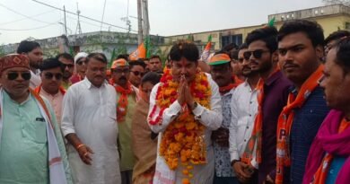 BJP candidate Srinivas Budhauliya asked for votes for the post of municipality president
