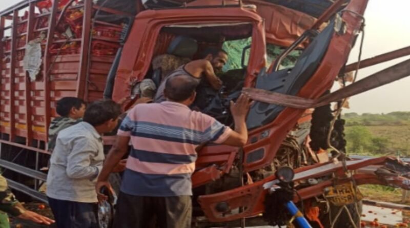 Terrible accident on Bundelkhand Expressway