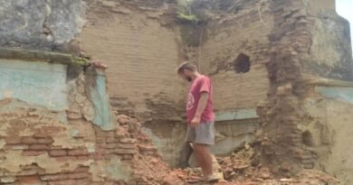 Laborer's house collapsed in heavy rain