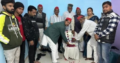 SP celebrated the birthday of former Prime Minister Chaudhary Charan Singh in Rath.