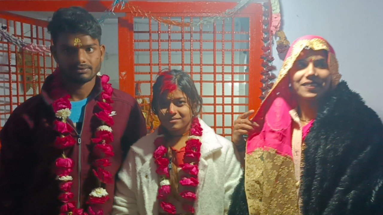 Lover and girlfriend got married in the temple