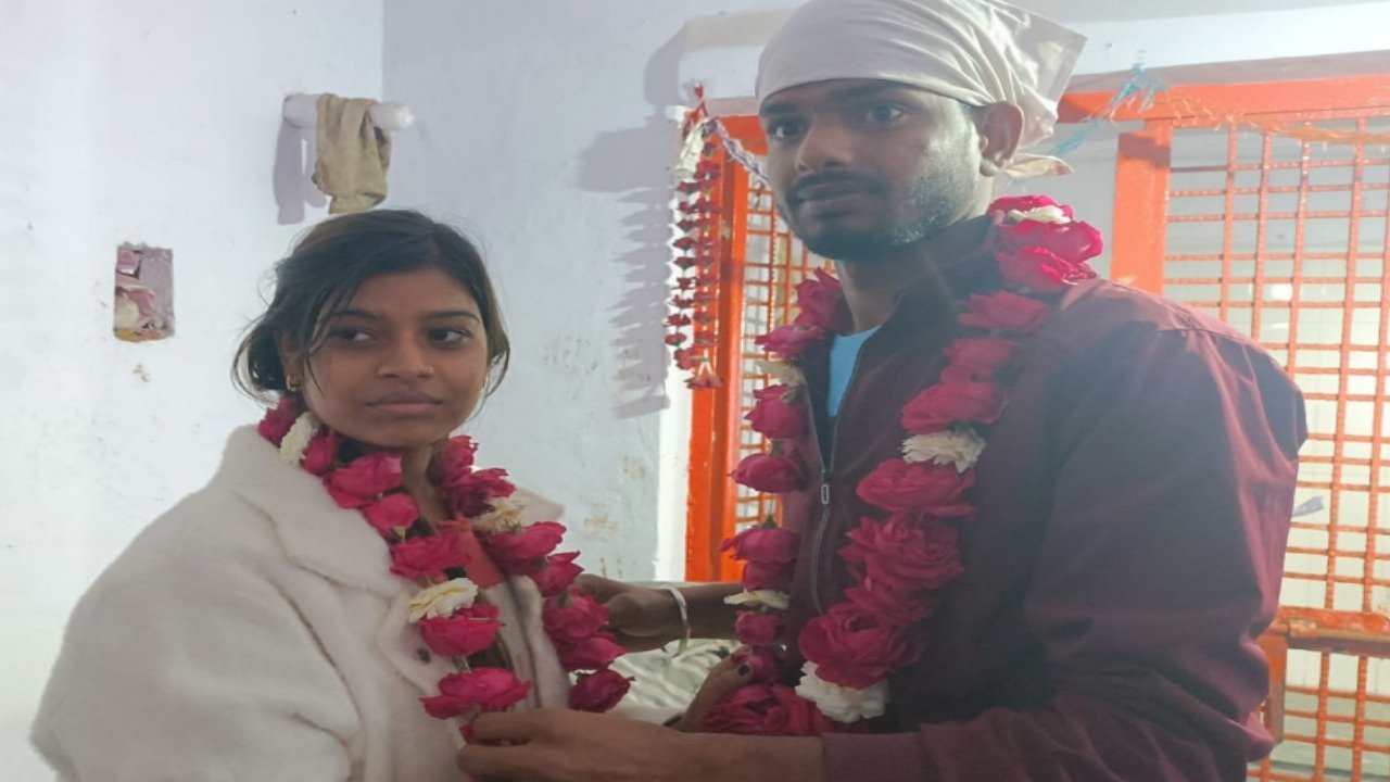 Lover and girlfriend got married in the temple