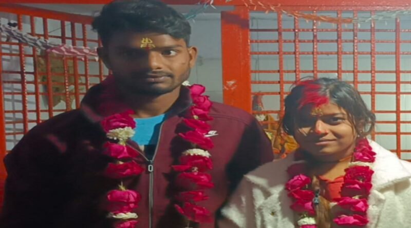 Lover and girlfriend got married in the temple