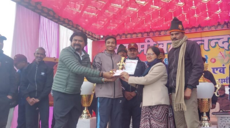 Kuldeep and Pooja won half marathon in Rath