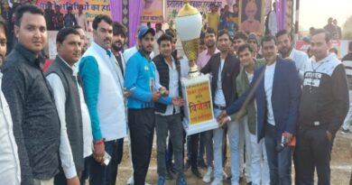 Agra team becomes winner of Swami Brahmanand Interstate Cricket Tournament