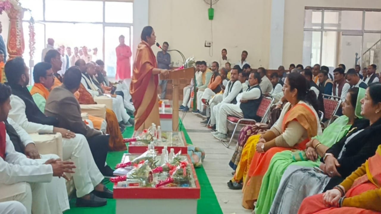 4 hundred people took membership of the party in BJP's assembly meeting.