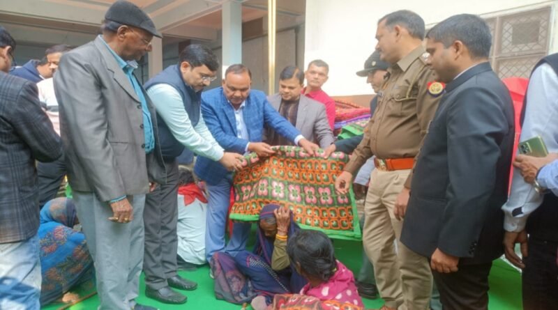 Uttar Pradesh Industry Trade Board distributed blankets to 12 hundred needy people