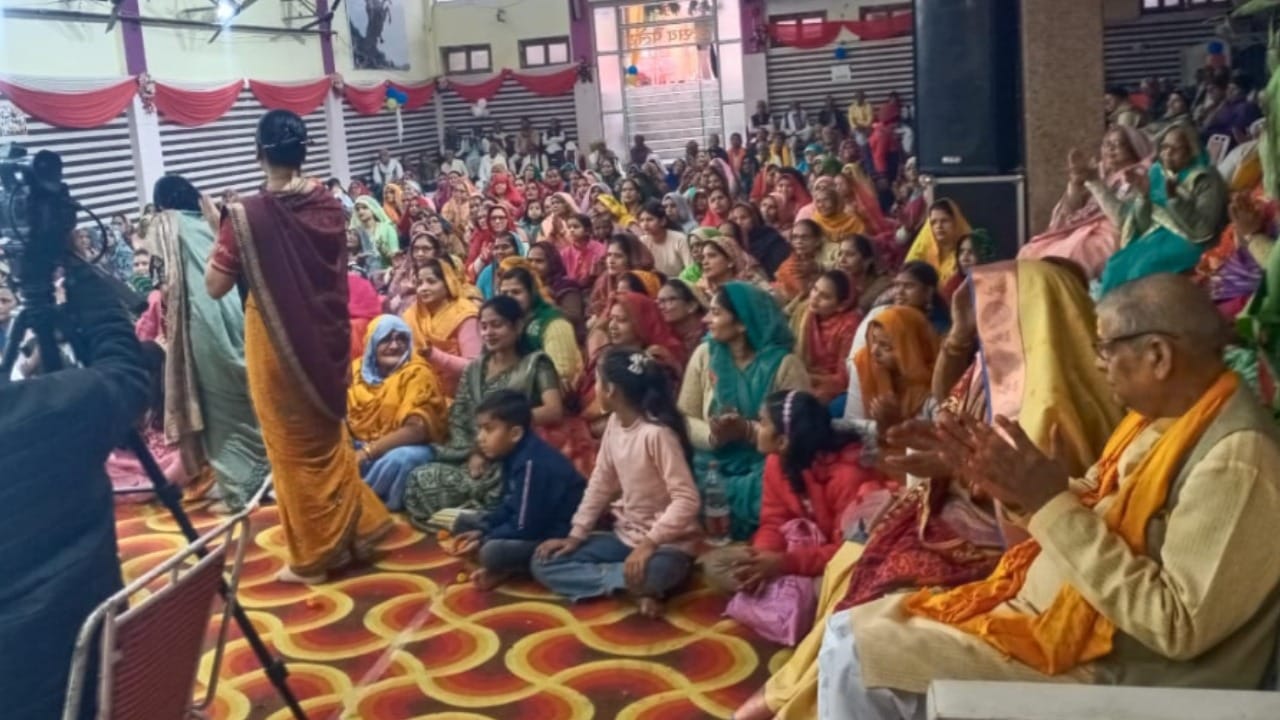 Give good values to children, keep them away from bad company and mobile phone - Prabhu Priya Ramayani