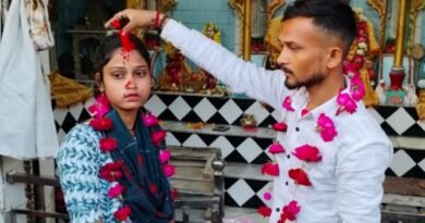 Hamirpur News: Intoxicated by love, the girl ignored the consent of her family and asked for money from her lover in the temple