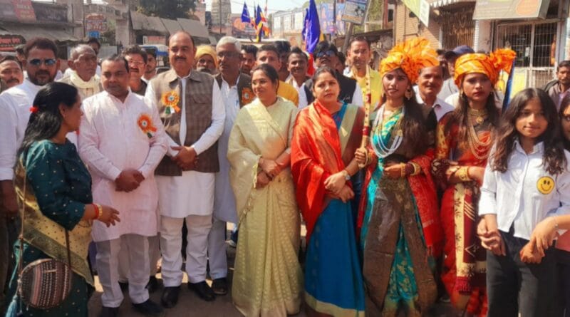 Hamirpur News: Grand processions were taken out on the birth anniversary of Saint Ravidas
