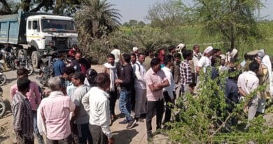 Hamirpur News: Farmers blocked the road, crops are drying due to lack of sufficient water in the canal