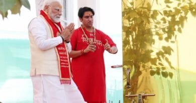 pm narendra modi in bageshwar dham sarkar chhatrapur dhirendra krishn shastri