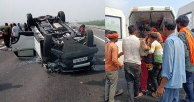 Hamirpur News: Car collides with divider on Bundelkhand Expressway