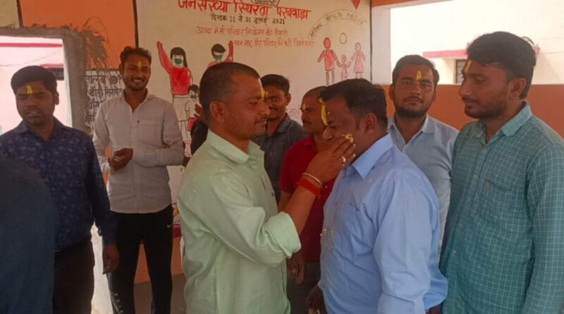 Ambulance workers played Holi a day before and were ready for duty