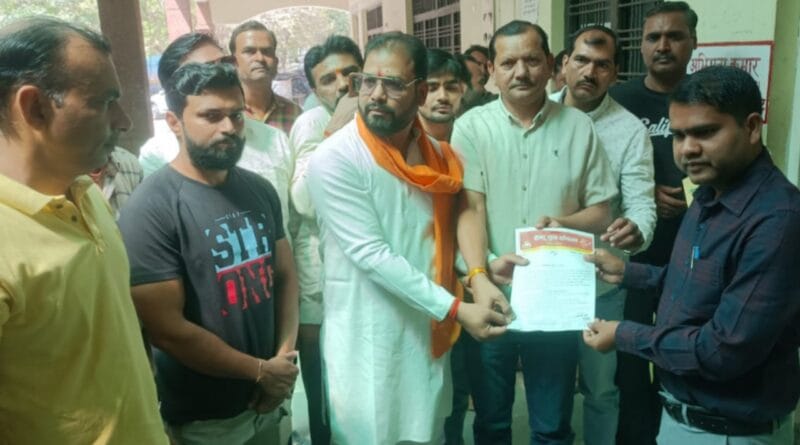 Hindu youth organization demanded a ban on selling meat in the open during Navratri