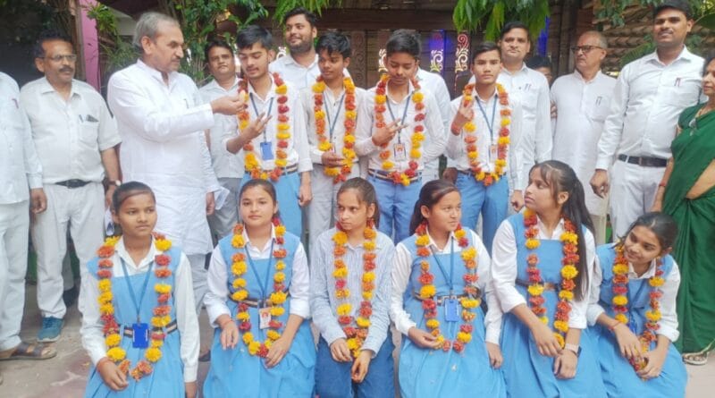 UP Board Result: Deepanshu Kaushik of Rath in the top ten of the state