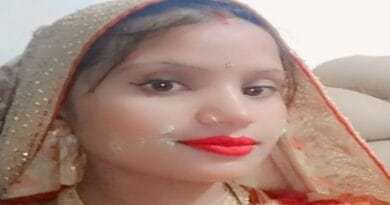 Woman dies in accident, was returning home with her husband after getting treatment