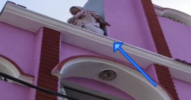 A woman harassed by a moneylender threatened to commit suicide by jumping from the roof