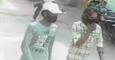 Daylight Robbery Rath 8 lakh jewellery loot rath wife hostage