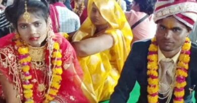 mahoba husband wife suicide।case gaurahari priyanka keshav