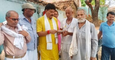 Rath chairman Srinivas Budhaulia met the family of Shivendra Dwivedi