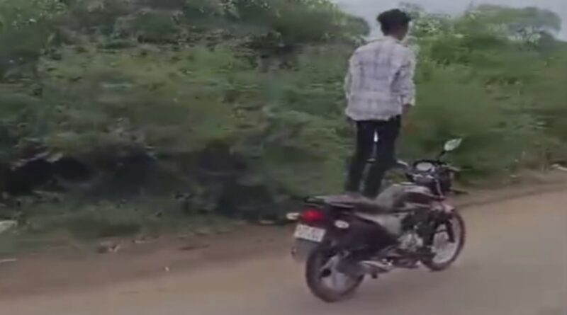 Bike stunt video viral in rath hamirpur