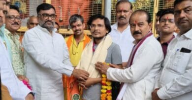 BJP honored the priests on Guru Purnima in mahoba