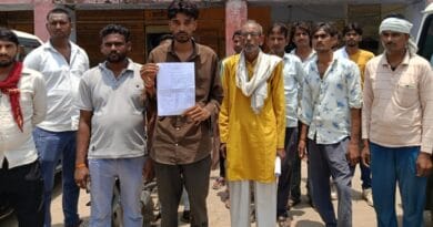 Police beat street vendor Action taken against inspector and constable