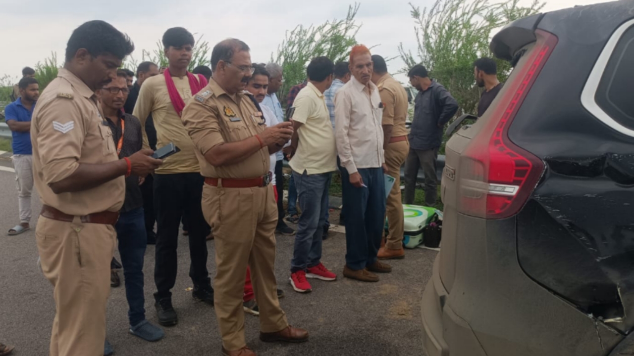 Rath bundelkhand expressway accident coal trader mother death