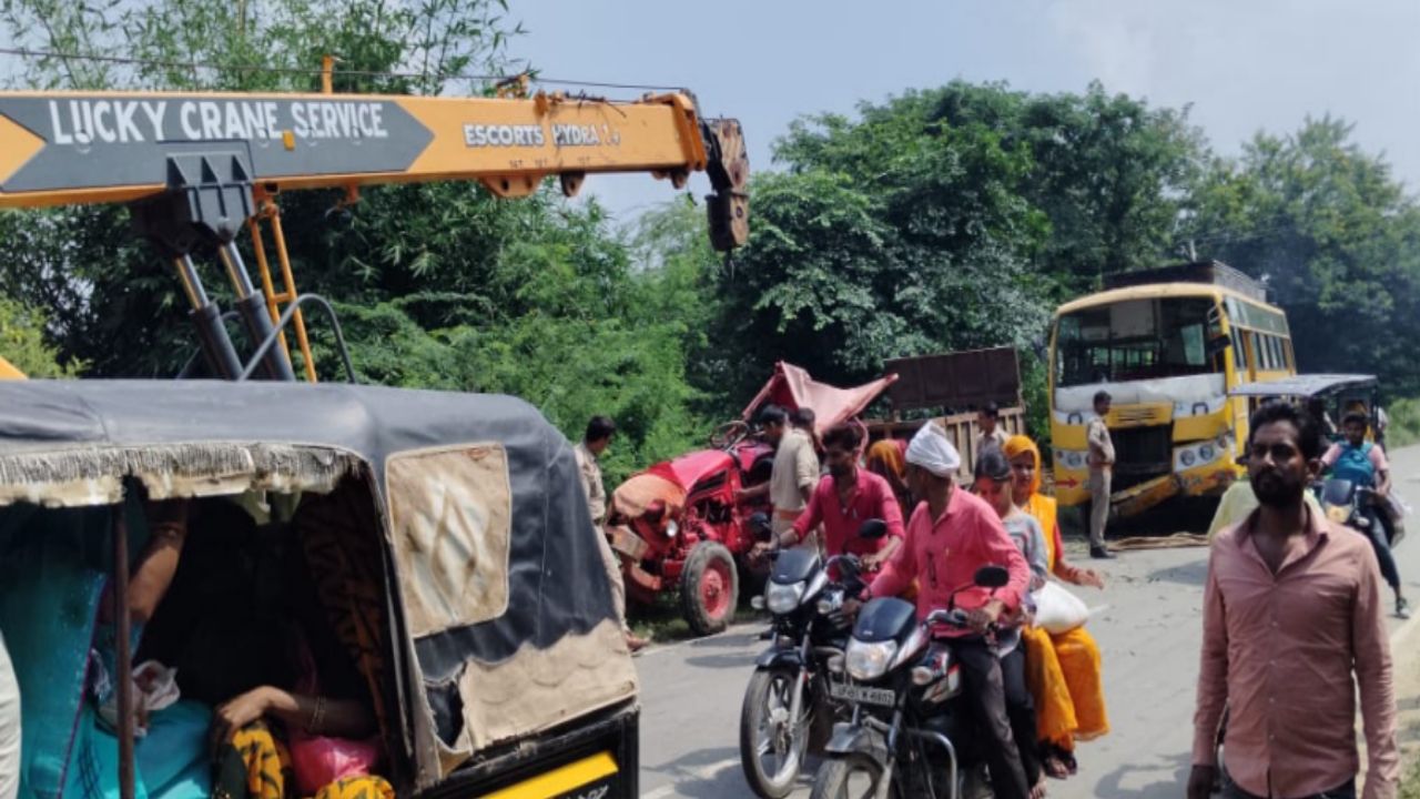 bus tractor accident rath tractor driver died